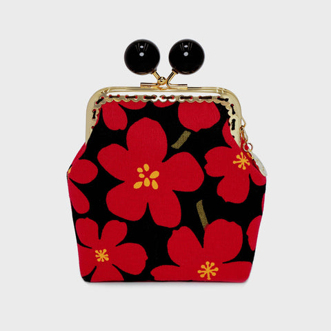 Cocoonese Clutch Purse White Rain Lily (Black) which is designed in Singapore comes with kiss-lock clasp and beautiful cotton fabrics