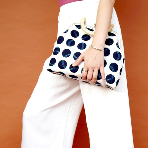 Cocoonese Kiss Clasp Handbag